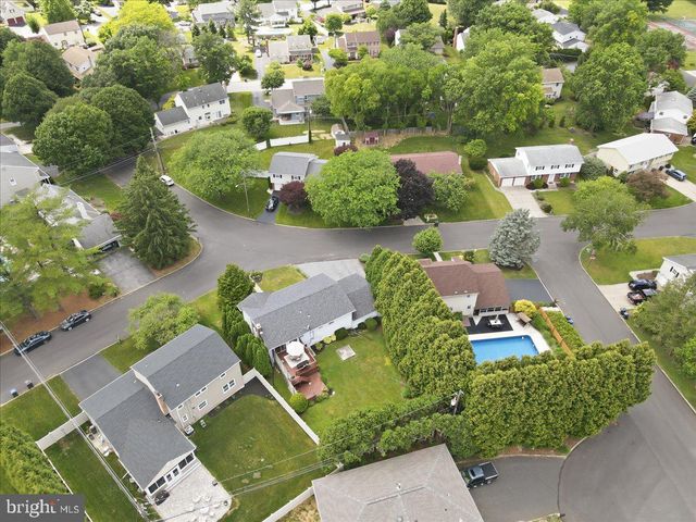 2705 ANDREA DR, Allentown, PA 18103