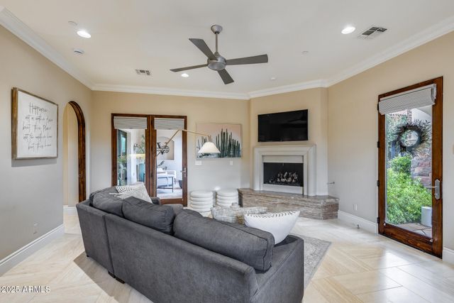 8065 W Expedition Way, Peoria, AZ 85383