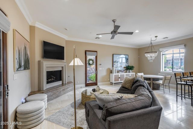 8065 W Expedition Way, Peoria, AZ 85383