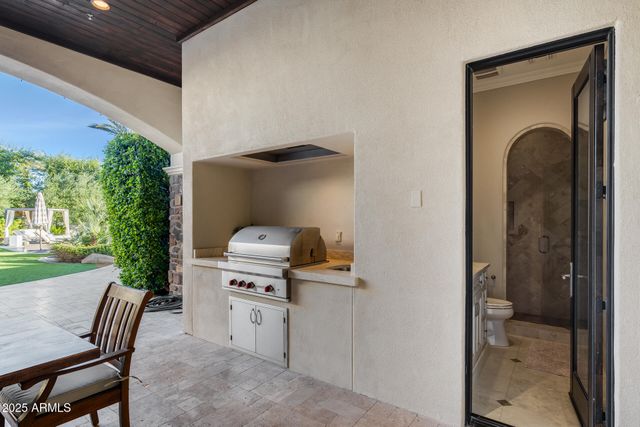 8065 W Expedition Way, Peoria, AZ 85383