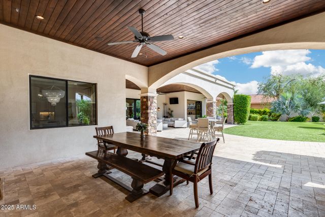 8065 W Expedition Way, Peoria, AZ 85383