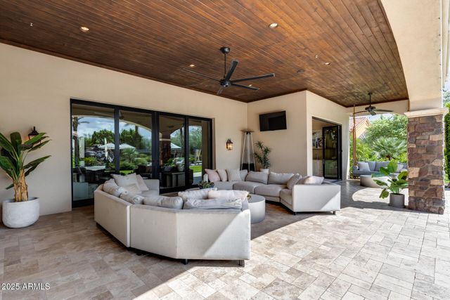 8065 W Expedition Way, Peoria, AZ 85383