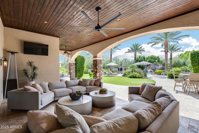 8065 W Expedition Way, Peoria, AZ 85383