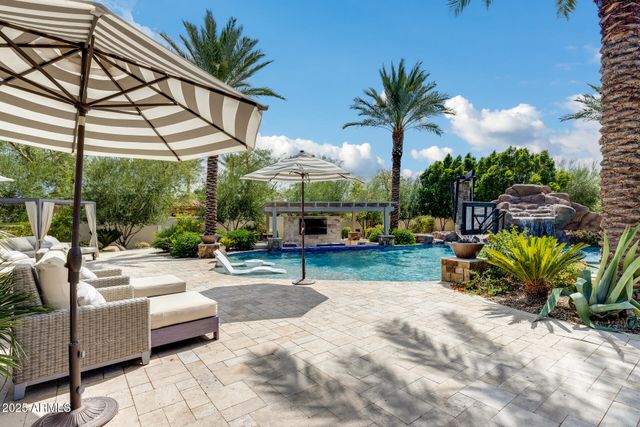 8065 W Expedition Way, Peoria, AZ 85383