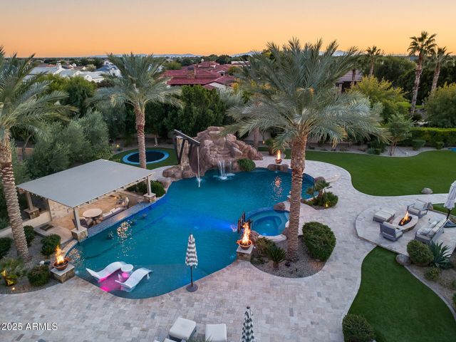 8065 W Expedition Way, Peoria, AZ 85383