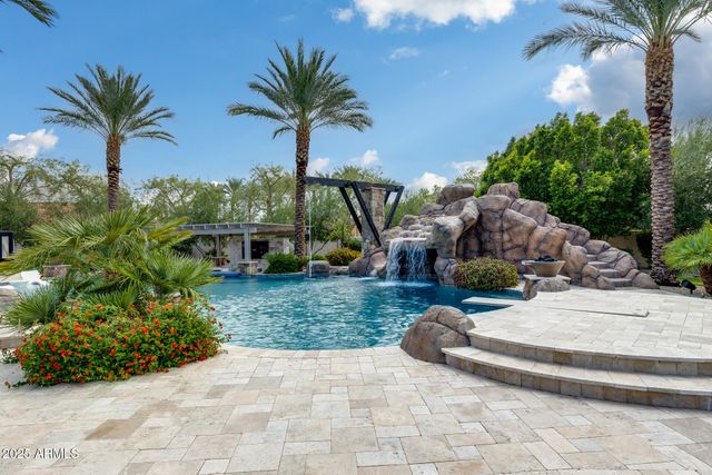 8065 W Expedition Way, Peoria, AZ 85383