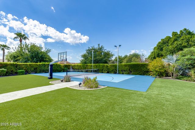 8065 W Expedition Way, Peoria, AZ 85383