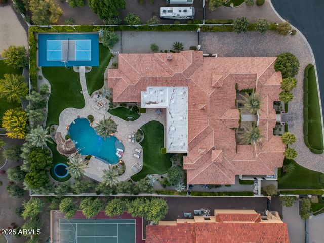 8065 W Expedition Way, Peoria, AZ 85383