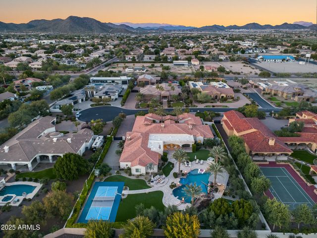 8065 W Expedition Way, Peoria, AZ 85383