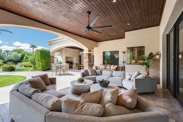 8065 W Expedition Way, Peoria, AZ 85383