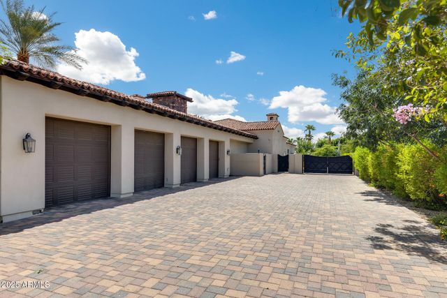 8065 W Expedition Way, Peoria, AZ 85383