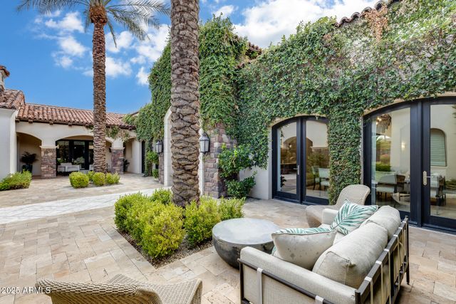 8065 W Expedition Way, Peoria, AZ 85383