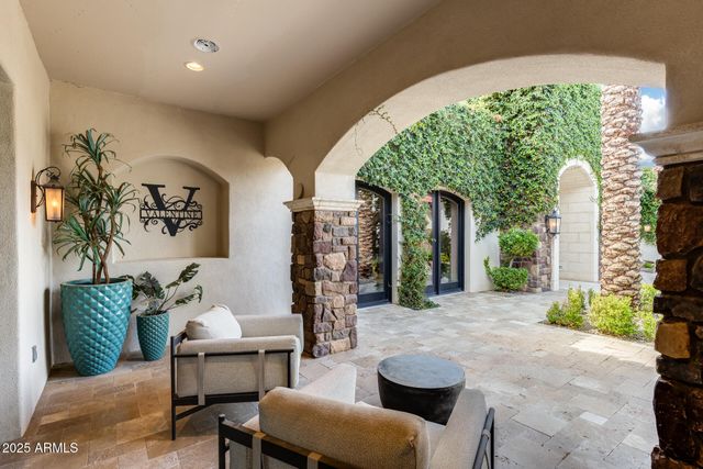 8065 W Expedition Way, Peoria, AZ 85383