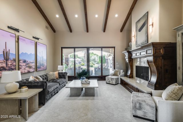 8065 W Expedition Way, Peoria, AZ 85383