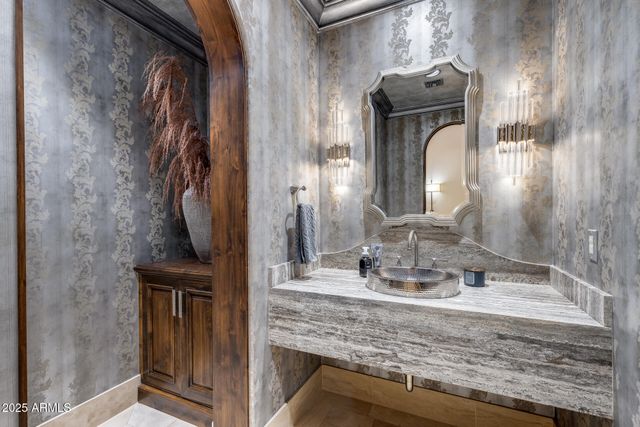 8065 W Expedition Way, Peoria, AZ 85383