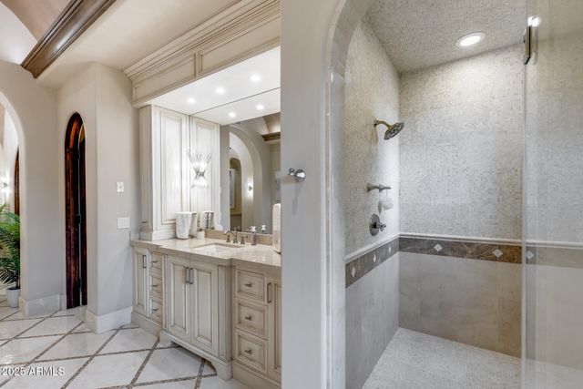 8065 W Expedition Way, Peoria, AZ 85383