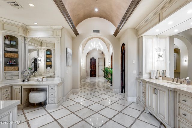 8065 W Expedition Way, Peoria, AZ 85383