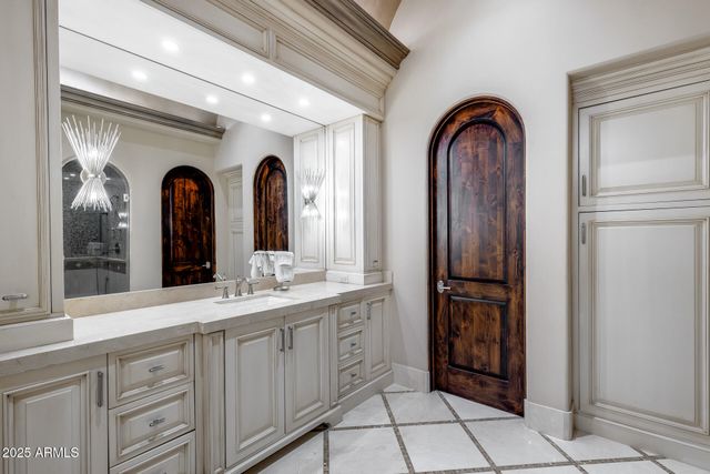 8065 W Expedition Way, Peoria, AZ 85383