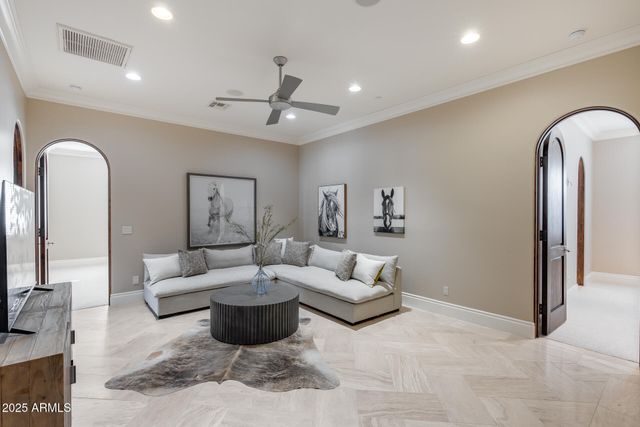 8065 W Expedition Way, Peoria, AZ 85383