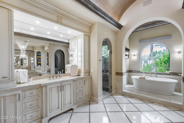 8065 W Expedition Way, Peoria, AZ 85383