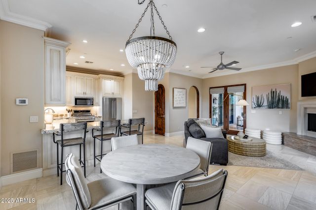 8065 W Expedition Way, Peoria, AZ 85383