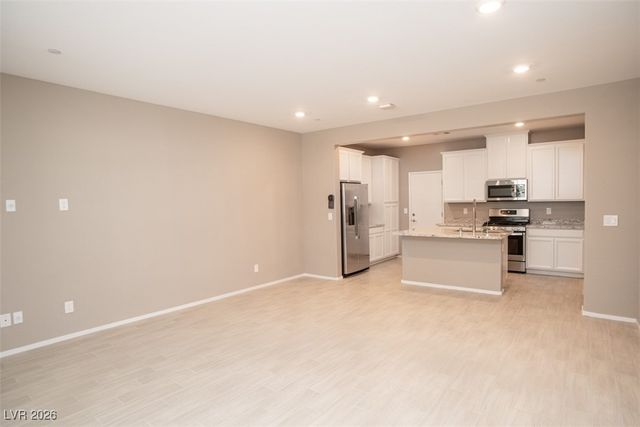 9 Alamere Falls Drive, Las Vegas, NV 89138