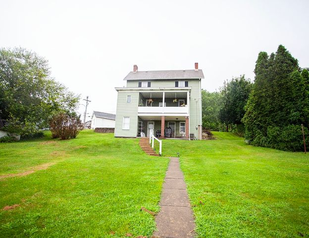 1612 Harrison Ave, Jeannette, PA 15644