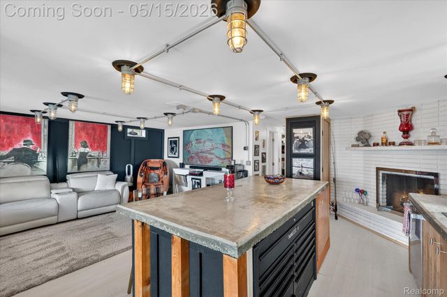 12078 Mantawauka Drive, Fenton Charter Township, MI 48430