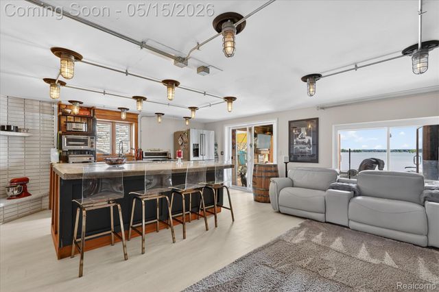 12078 Mantawauka Drive, Fenton Charter Township, MI 48430