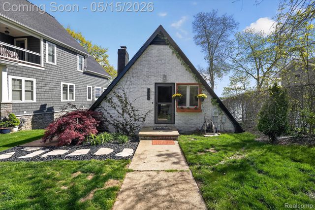 12078 Mantawauka Drive, Fenton Charter Township, MI 48430