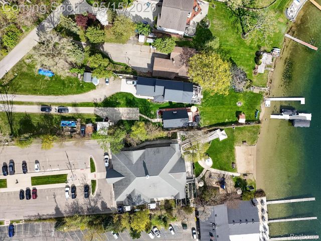 12078 Mantawauka Drive, Fenton Charter Township, MI 48430