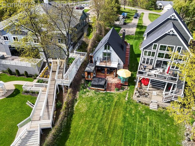 12078 Mantawauka Drive, Fenton Charter Township, MI 48430