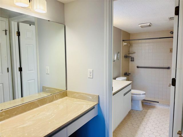 6211 TIMBER LAKE DRIVE B9, Sarasota, FL 34243