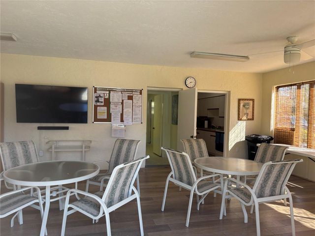 6211 TIMBER LAKE DRIVE B9, Sarasota, FL 34243