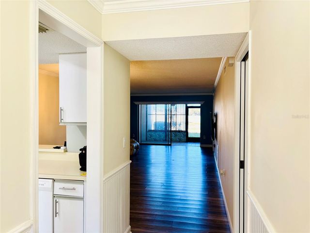 6211 TIMBER LAKE DRIVE B9, Sarasota, FL 34243