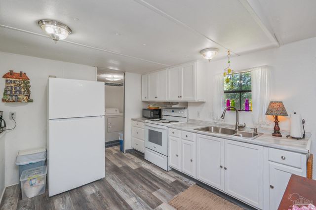 4410 Oak Ln, Milton, FL 32583
