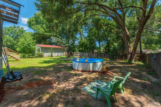 4410 Oak Ln, Milton, FL 32583