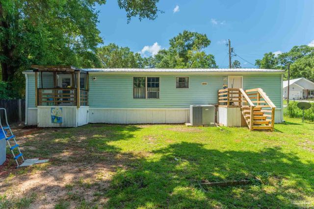 4410 Oak Ln, Milton, FL 32583