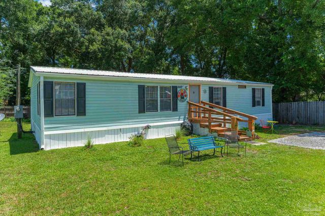4410 Oak Ln, Milton, FL 32583