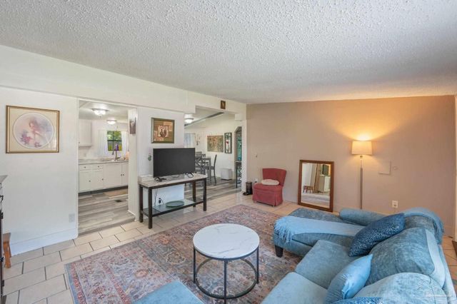 4410 Oak Ln, Milton, FL 32583