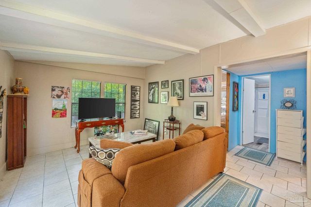 4410 Oak Ln, Milton, FL 32583