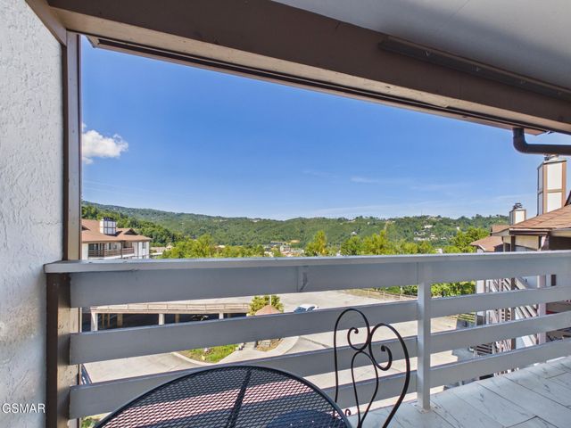 616 Turkey Nest Road, Gatlinburg, TN 37738
