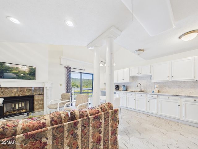 616 Turkey Nest Road, Gatlinburg, TN 37738