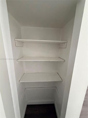 5199 NW 7th St 111, Miami, FL 33126