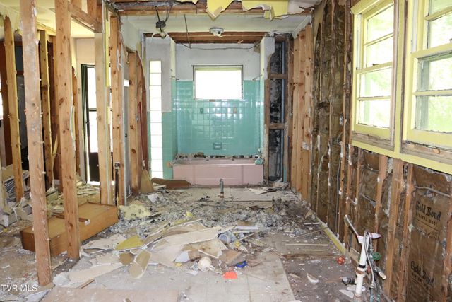 438 Northwest Murphy Street, Norton, VA 24273