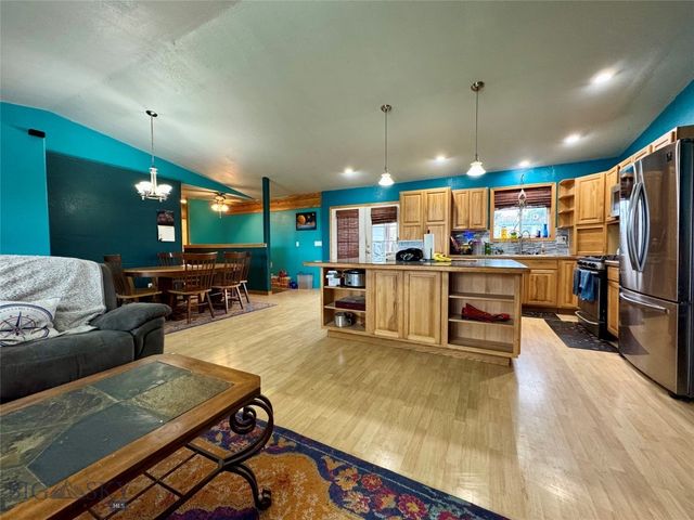 511 Garnier Ave, Livingston, MT 59047