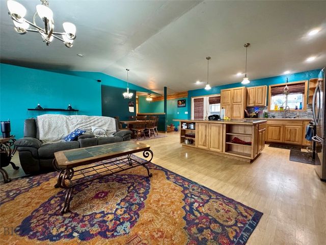 511 Garnier Ave, Livingston, MT 59047