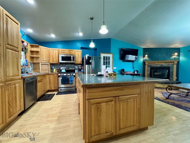 511 Garnier Ave, Livingston, MT 59047
