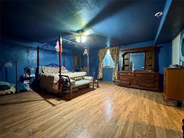 511 Garnier Ave, Livingston, MT 59047