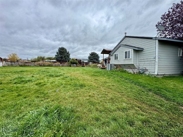 511 Garnier Ave, Livingston, MT 59047